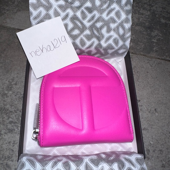 Telfar Wallet- Azalea - Picture 6 of 6